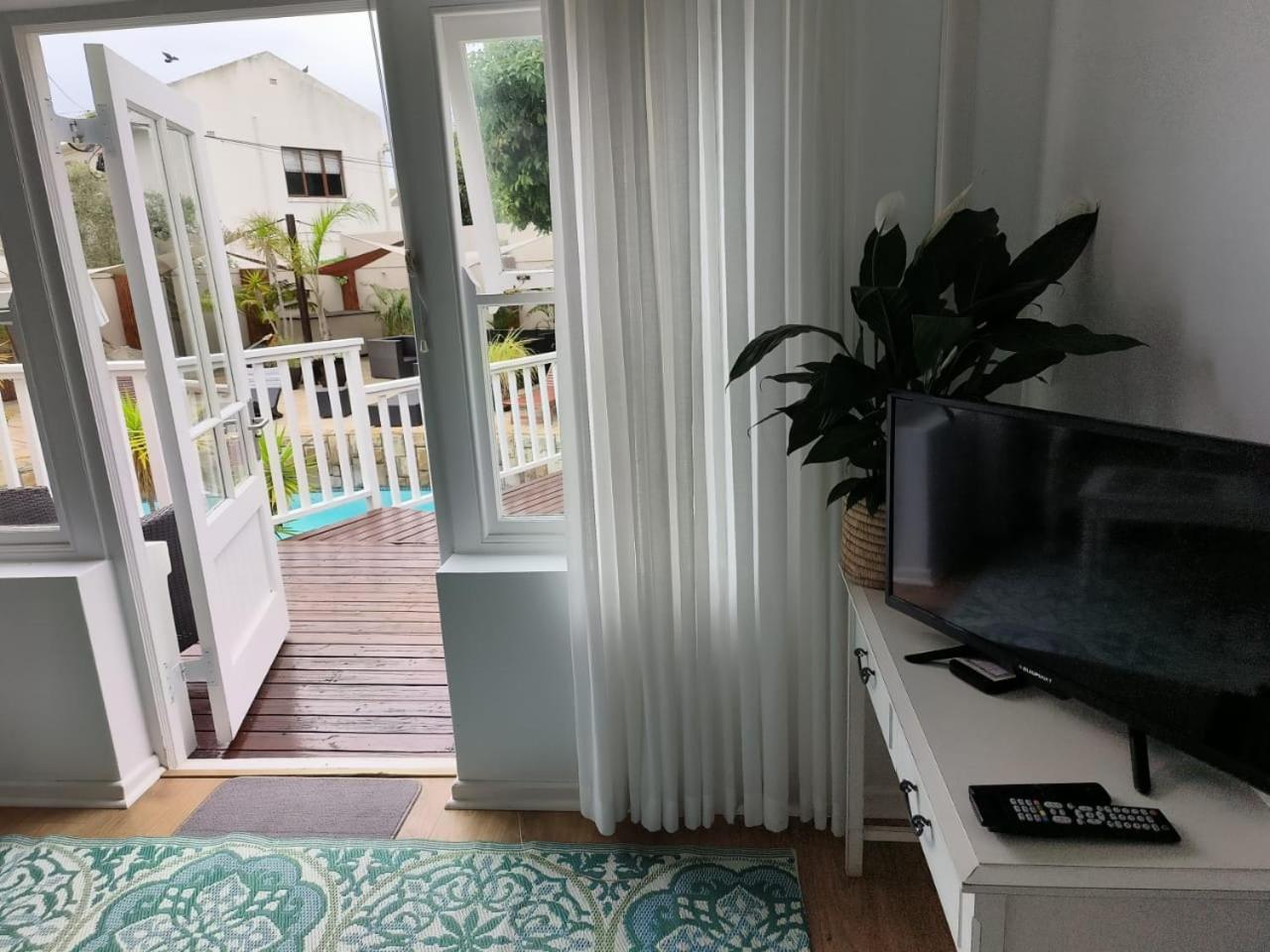 African Breeze Guesthouse Knysna Esterno foto